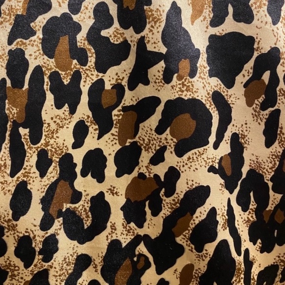 Vintage Nordstrom Lingerie Leopard Robe - Picture 13 of 13